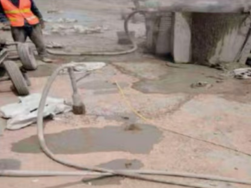 陆丰水泥混凝土路面板底注浆技术 路面脱空注浆整治方案